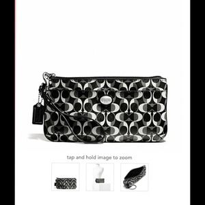 ❤️❤️NWT COACH Peyton Dream Go-Go wristlet.