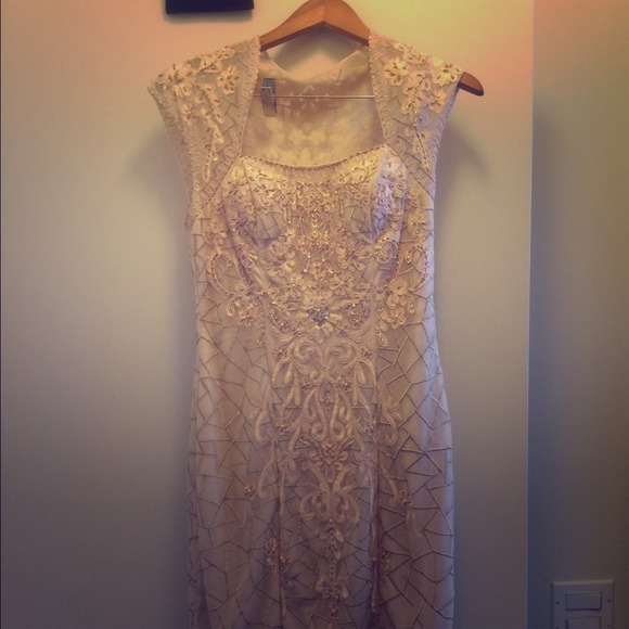 Sue wong cap-sleeve embroidered lace dress