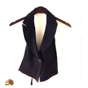 New striped black Rampage vest size M