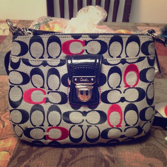 Black & Red Coach Purse. (Cross Body)