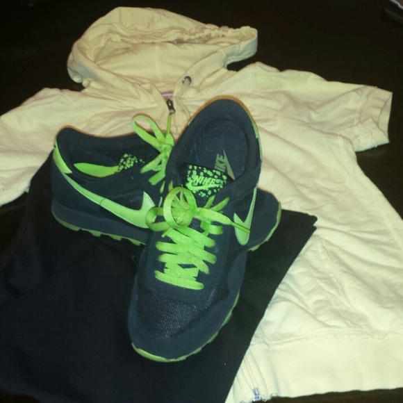 Bundle** Shrt. sleeve yellow zip/ Wide yoga pants