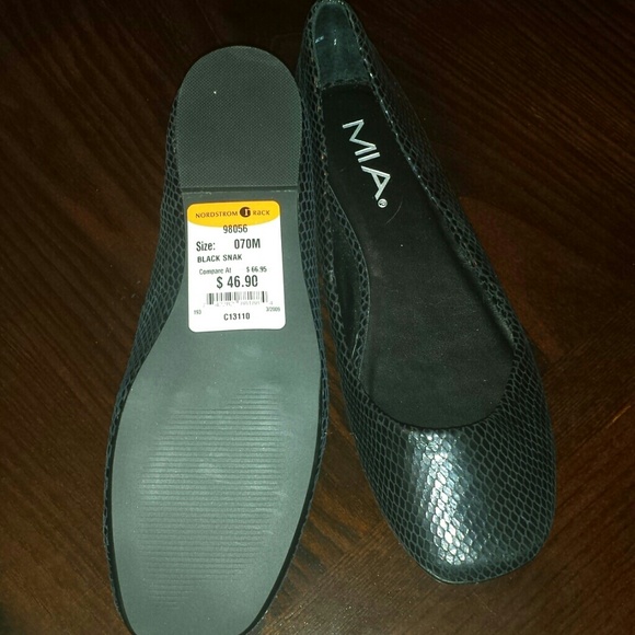 *Sold* Mia black snake skin flats - Picture 3 of 3
