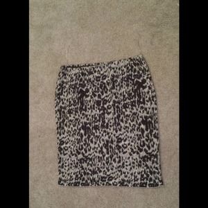 Black/white/grey pencil skirt
