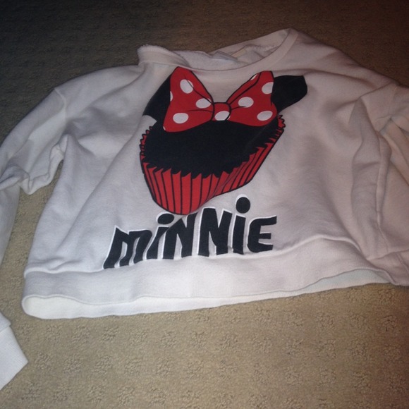 Long sleeved Minnie crop top