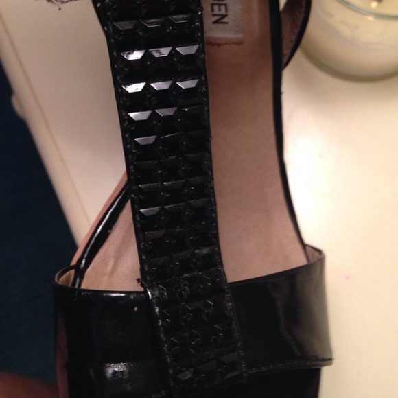 Shoes - Picture 2 of 3