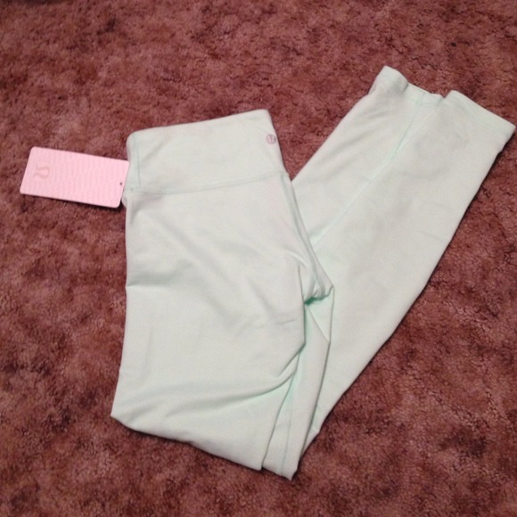 lululemon athletica Outerwear - REDUCED 👍Mint green Wunder Under lululemon pants