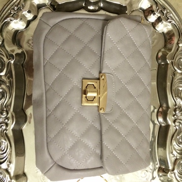 Super chic MILAK bundle. Purse, 2 necklaces & ring - Picture 2 of 4