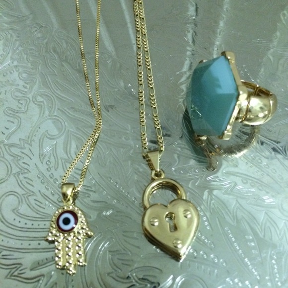 Super chic MILAK bundle. Purse, 2 necklaces & ring - Picture 3 of 4