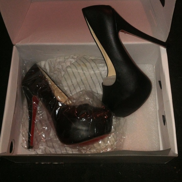 ⚫️🔴FRIEND BOUGHT THEM🔴⚫️BLACK PUMP SZ 39 - Picture 3 of 4