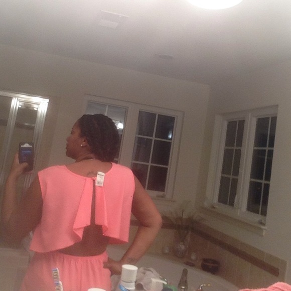 Hot pink Romper - Picture 3 of 4