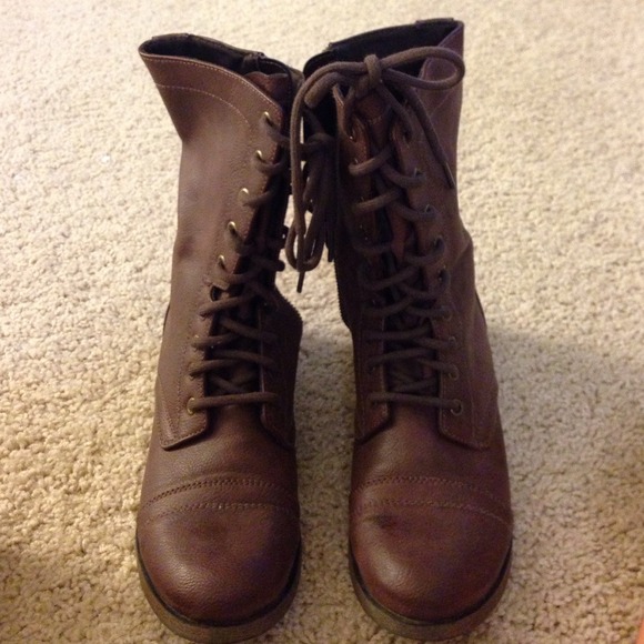 New Brown Lace-up boots