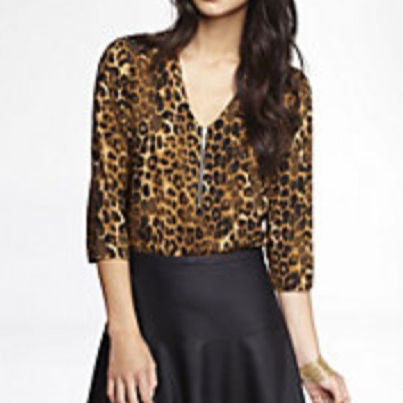 🎉HOST PICK🎉Express leopard print top