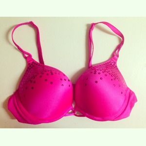 34A Victoria Secret Bombshell Plunge Bra. VS.