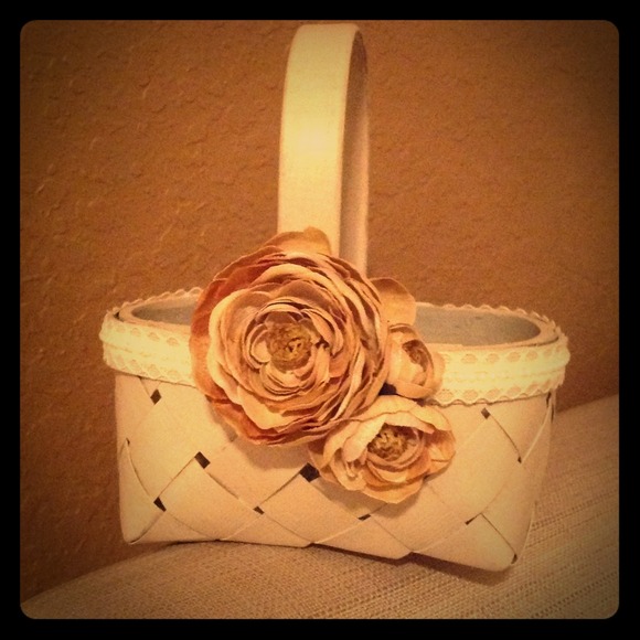 Flower girl basket