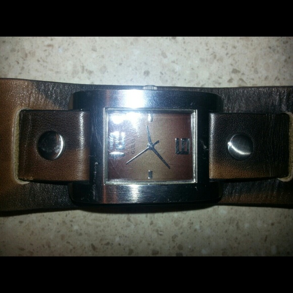 Watch - Picture 2 of 3