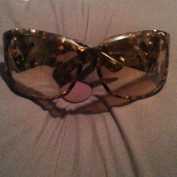 (SOLD) Authentic Gucci sunglasses