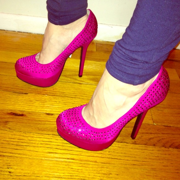 Brand New Fuchsia Pink Pumps Size 6
