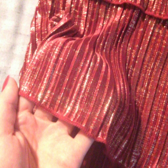 Red and gold top - Picture 2 of 2