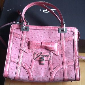 👜guess ostrich skin handbag!💋🎀