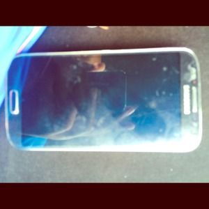 Tmobile Galaxy 4. , charger , 2 cases