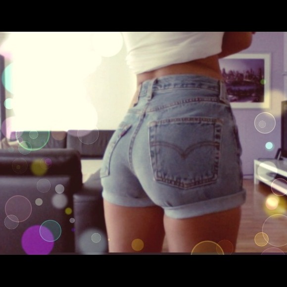 💓Levi's high rise shorts 💓