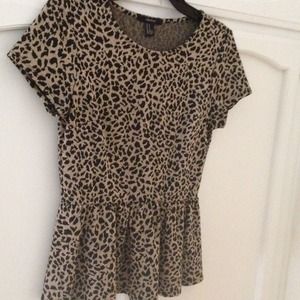 Super cute leopard peplum top!