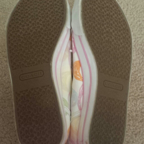 Shoes - Picture 4 of 4