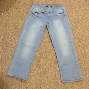 YMI Jeans super stretch Capri shorts