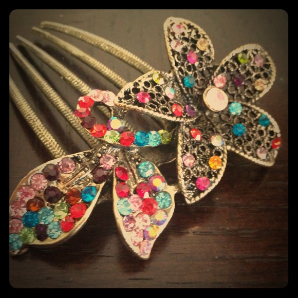 💕HOST PICK💕VINTAGE HAIR COMB