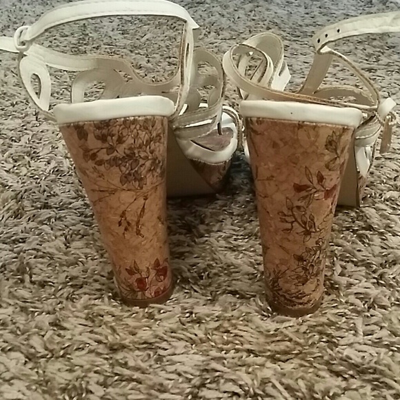 SOLD IN A BUNDLE - Picture 3 of 4