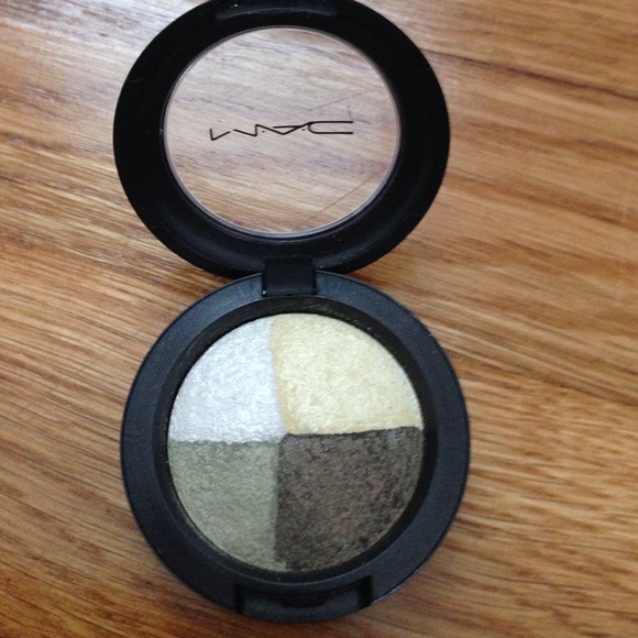 Mac in the meadows mineral shadow