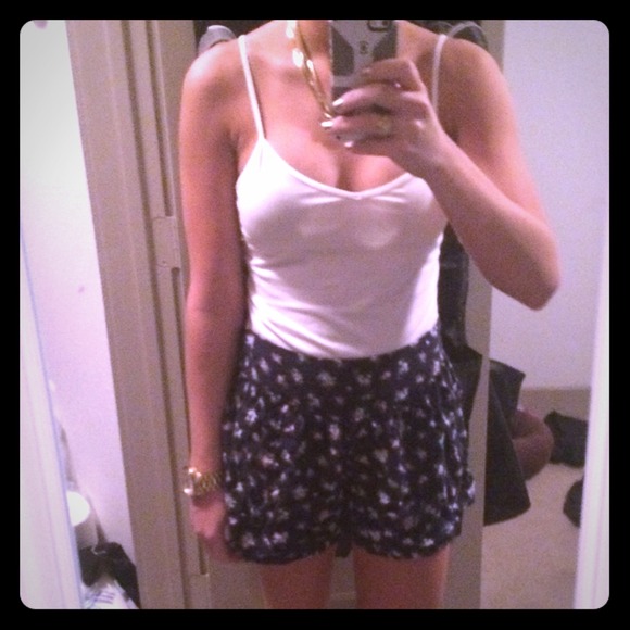 ❌SOLD❌Floral shorts
