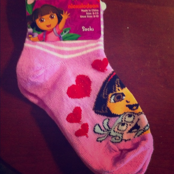 Girls Dora socks size 6 to 7.5 toddler