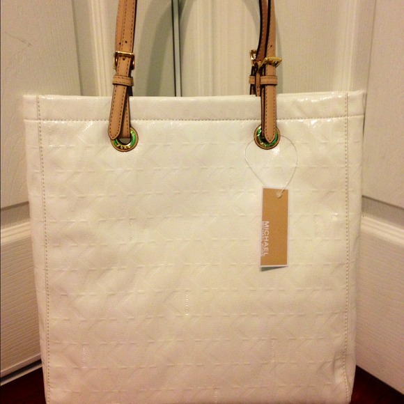 💢SOLD💢New authentic Michael Kors shoulder bag