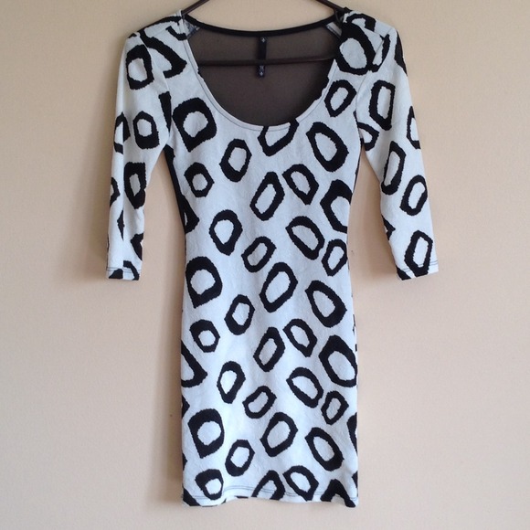 Long Sleeve White & Black Circles Dress - Picture 3 of 4