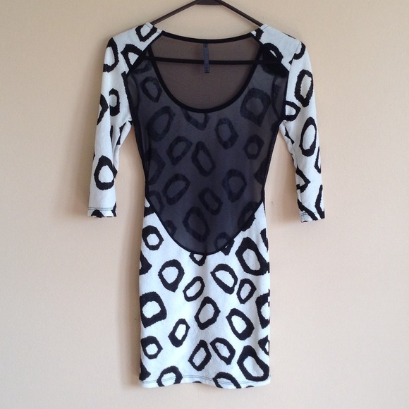 Long Sleeve White & Black Circles Dress - Picture 4 of 4