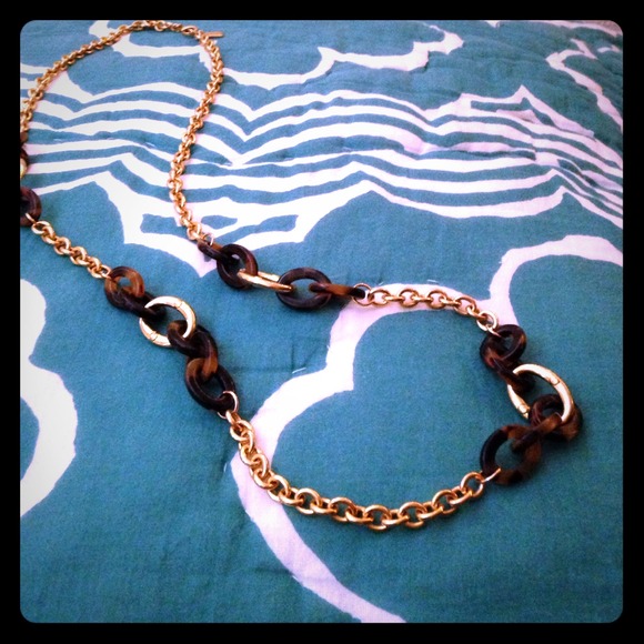 Tortoise shell chain necklace