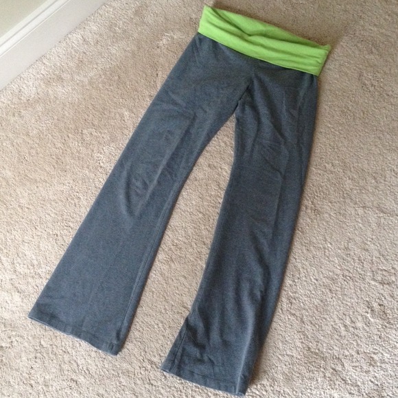 ❌❌Sold❌❌Mods international fold over yoga pants.