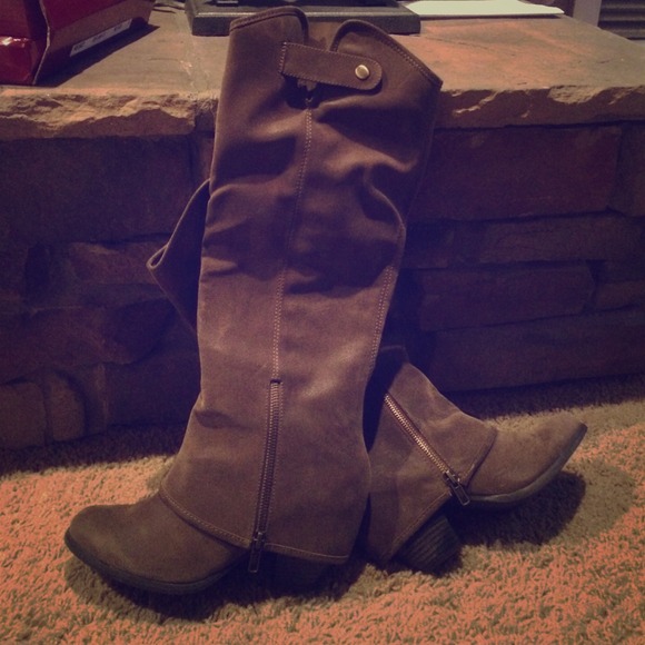NWT-Super cute boots