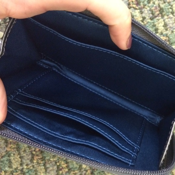 AUTHENTIC COACH WRISTLET! - Picture 2 of 3