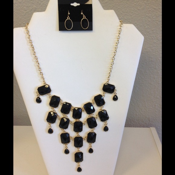 2 sets for 20!!! Statement necklaces!! - Picture 2 of 4