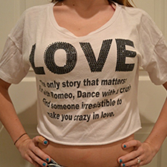 Forever 21 Tops - Love crop top