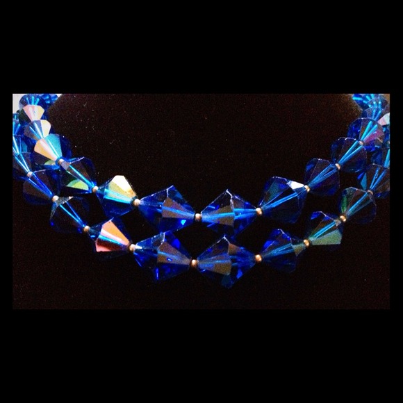 bold blue aurora borealis necklace show stopper !