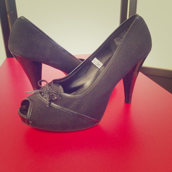 REDUCED!!! Black high heels.