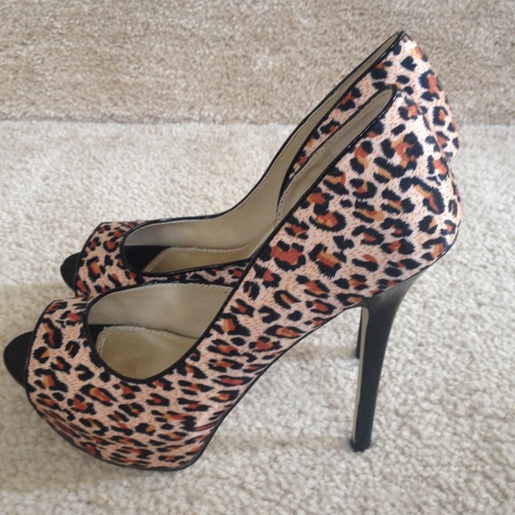 NWT open-toe animal print pumps