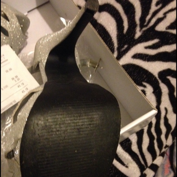 Silver Pumps - Picture 2 of 4