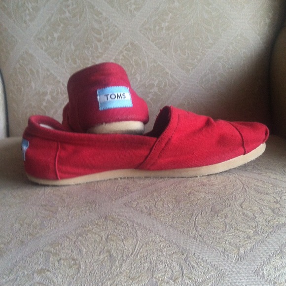 Red toms size 6.5W