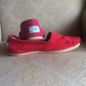 Red toms size 6.5W