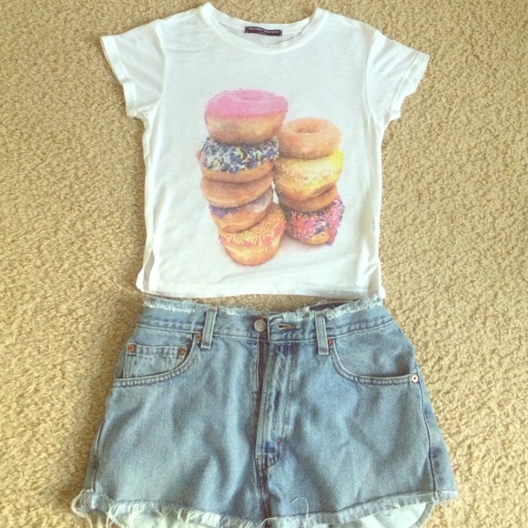 SOLD!!!Brandy Melville Donut Crop Top