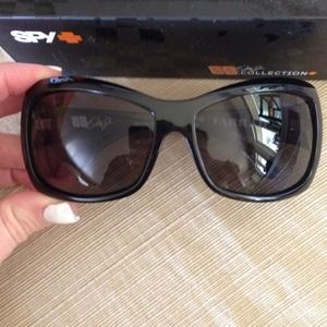 spy farrah polarized
